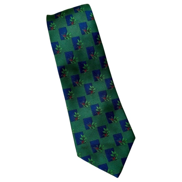 Tie Green Holly Leaves Blue Squares Red Holly Berries 100% Silk Men's Tie by MMG - Picture 1 of 8